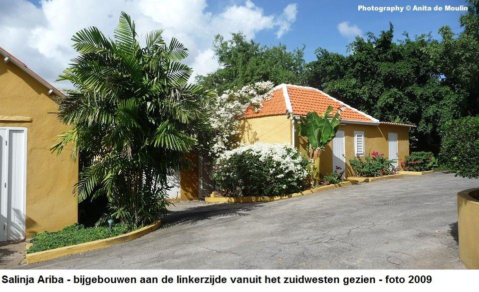 27. Salinja Ariba bijgebouwen aan de linkerzijde 2009
